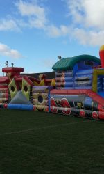 Locomotief springkasteel (2).jpg