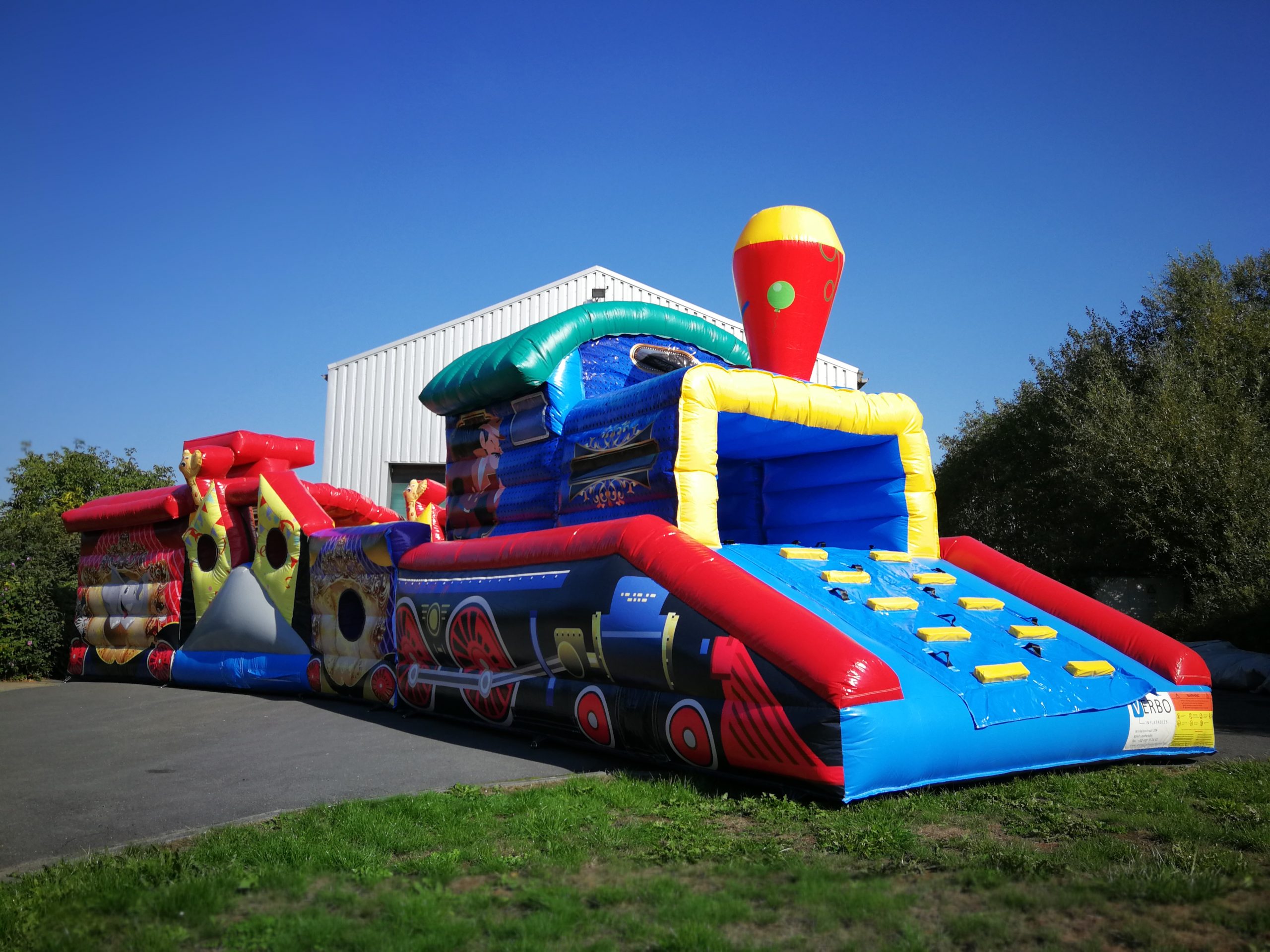 Locomotief springkasteel (4).jpg