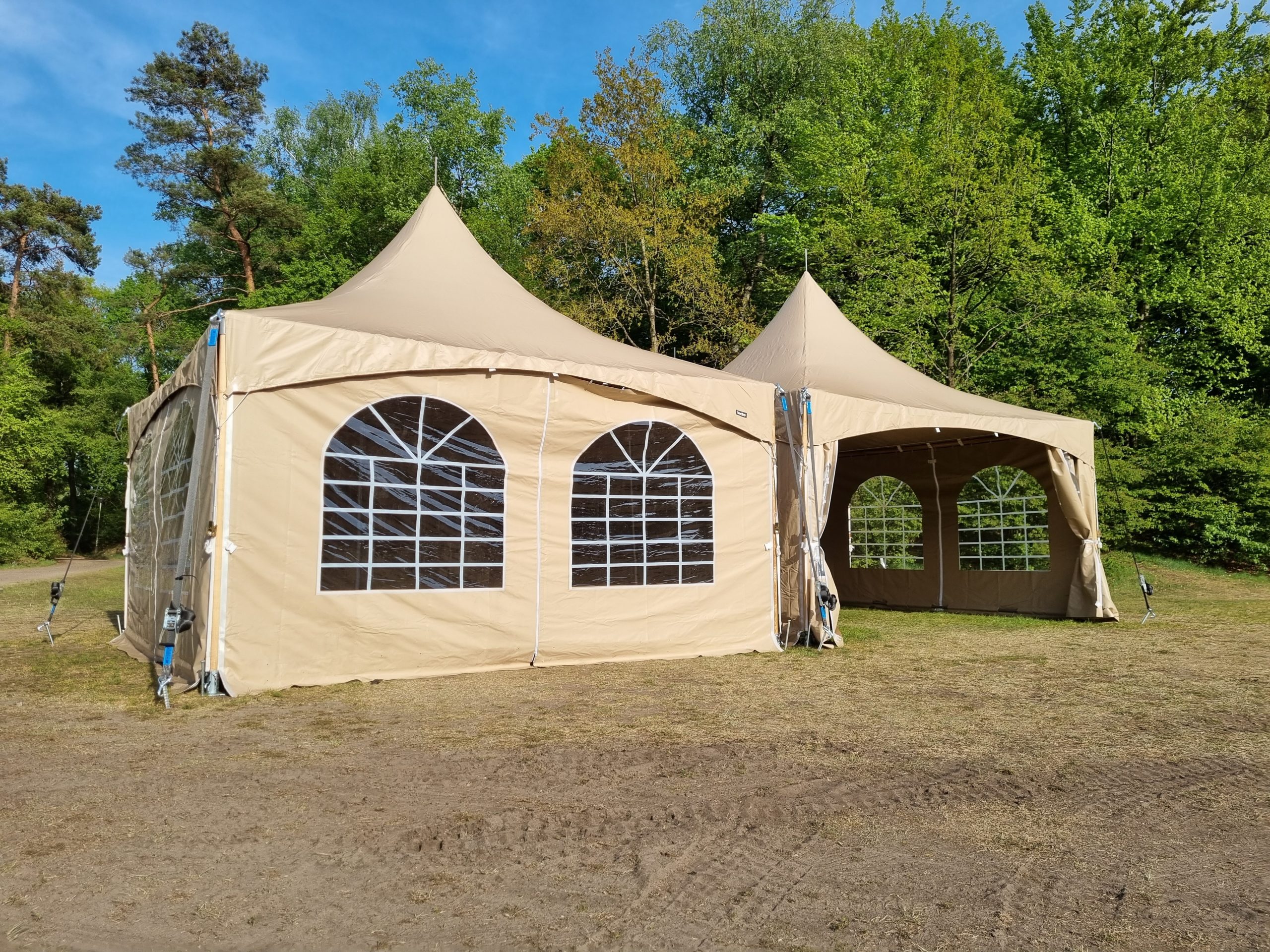 Pagodetent sand 5x5m – koppelbaar tot groter (5).jpg